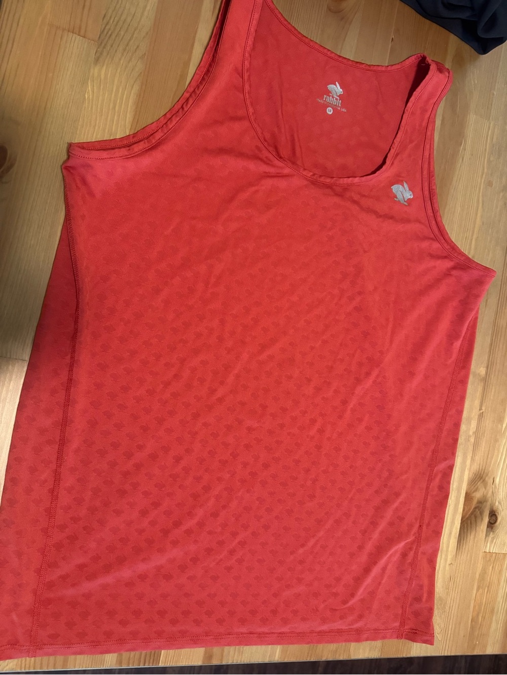 rabbit Engineered Jacquard Running Tank Top Coral Red Bunny Motif Singlet LG